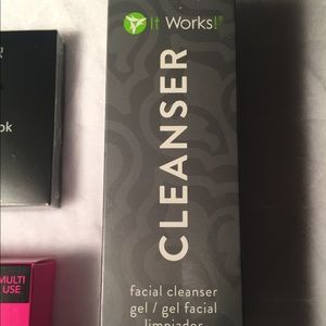 It Works! Facial gel cleanser (6 fl oz)